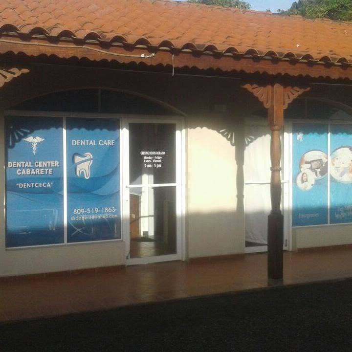 Dental Center Cabarete storefront on Calle Principal